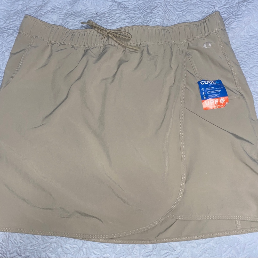 The American Outdoorsman SKORT size XL